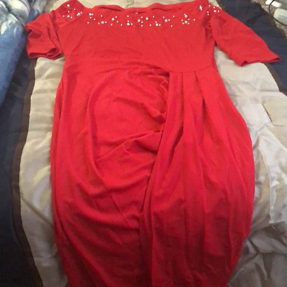 ELEGANT RED MID SLIT MID CALF PEARL EMBELLISHED - Picture 5 of 8